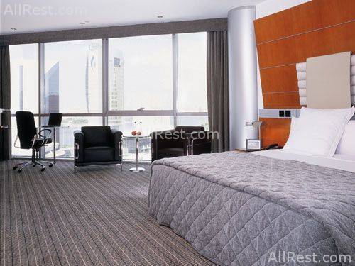 Hilton Dubai Creek 6
